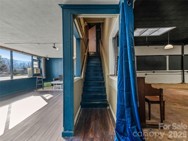 204 Sutton Avenue, Black Mountain, NC 28711