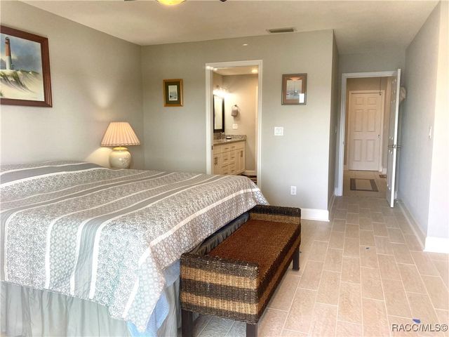 11580 W Bayshore Drive, Crystal River, FL 34429