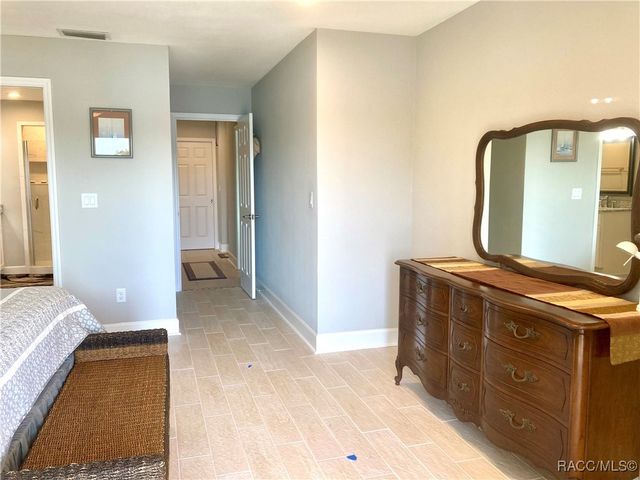 11580 W Bayshore Drive, Crystal River, FL 34429