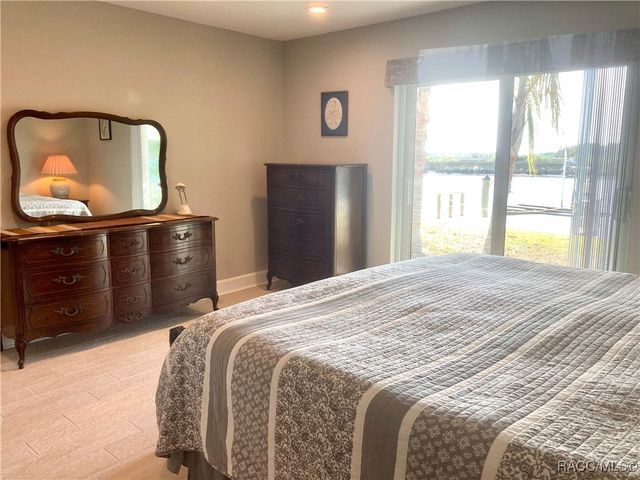 11580 W Bayshore Drive, Crystal River, FL 34429