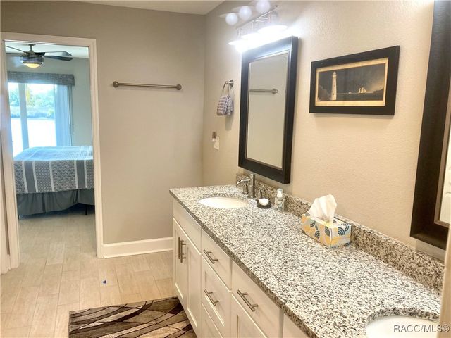 11580 W Bayshore Drive, Crystal River, FL 34429