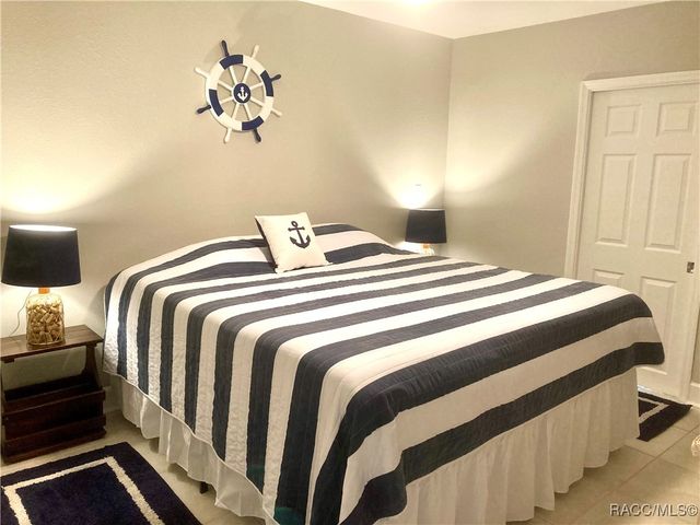 11580 W Bayshore Drive, Crystal River, FL 34429