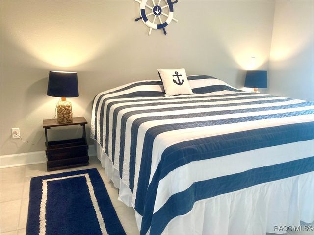 11580 W Bayshore Drive, Crystal River, FL 34429