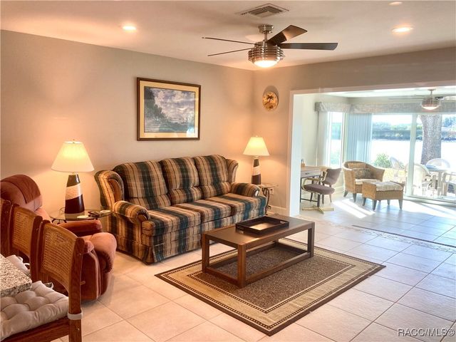 11580 W Bayshore Drive, Crystal River, FL 34429