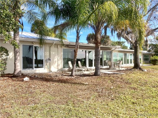 11580 W Bayshore Drive, Crystal River, FL 34429