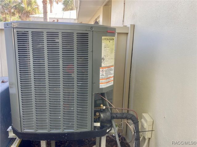 11580 W Bayshore Drive, Crystal River, FL 34429