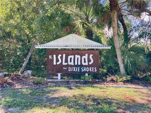 11580 W Bayshore Drive, Crystal River, FL 34429