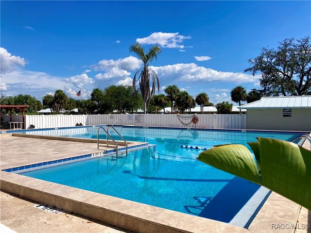 11580 W Bayshore Drive, Crystal River, FL 34429