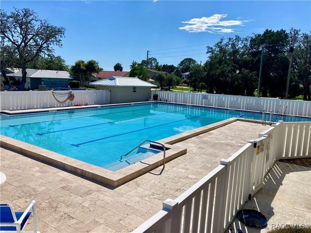 11580 W Bayshore Drive, Crystal River, FL 34429