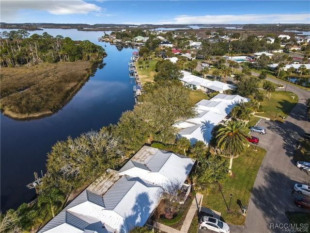 11580 W Bayshore Drive, Crystal River, FL 34429