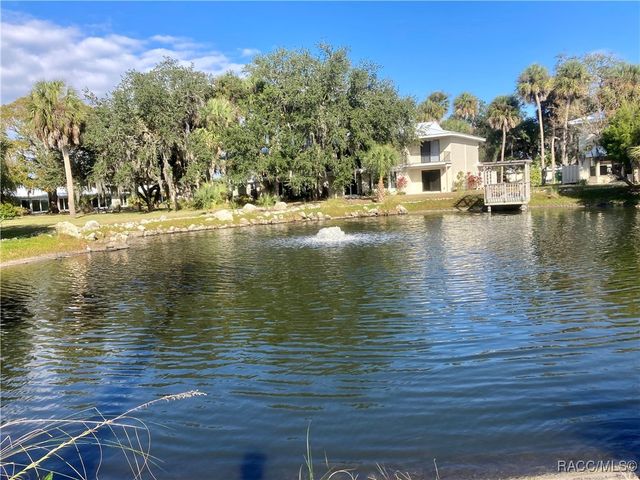11580 W Bayshore Drive, Crystal River, FL 34429