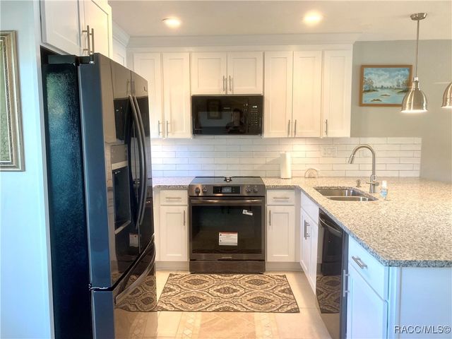 11580 W Bayshore Drive, Crystal River, FL 34429