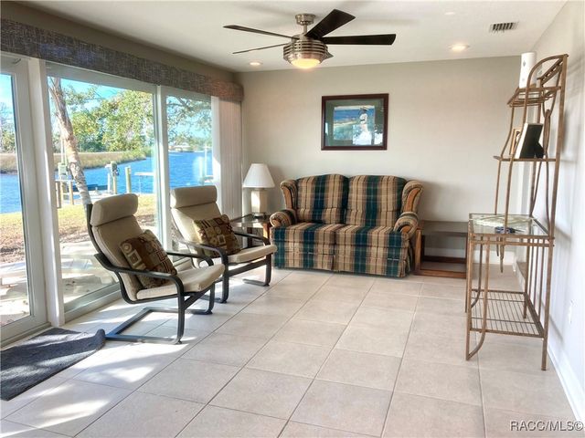 11580 W Bayshore Drive, Crystal River, FL 34429