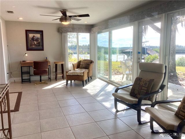 11580 W Bayshore Drive, Crystal River, FL 34429