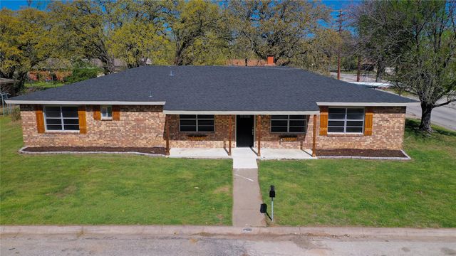 1210 Miller Street, Bowie, TX 76230