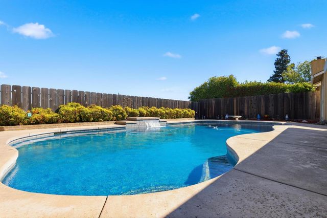 1690 Sequoia Dr, Yuba City, CA 95993