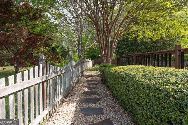 2114 Glenellen Drive NW, Kennesaw, GA 30152