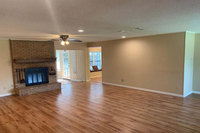 3353 Dorado Beach Drive, Farmers Branch, TX 75234