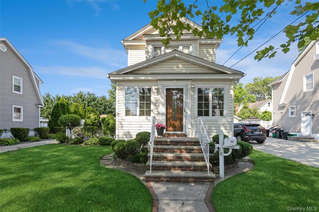 16 Devon Street, Lynbrook, NY 11563