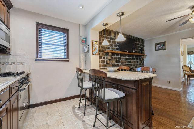 16 Devon Street, Lynbrook, NY 11563