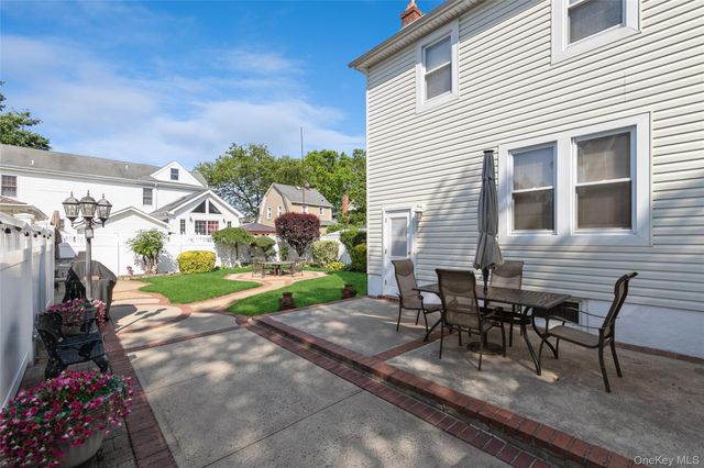 16 Devon Street, Lynbrook, NY 11563