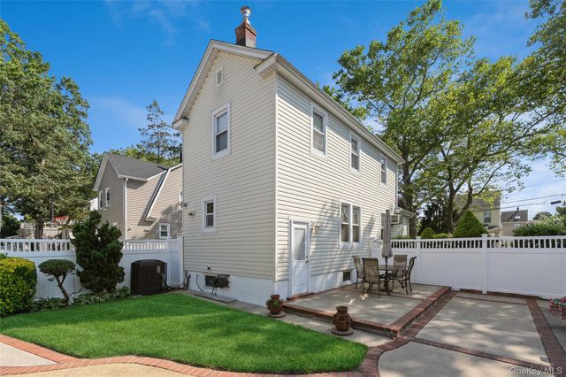 16 Devon Street, Lynbrook, NY 11563