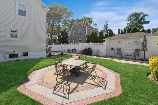 16 Devon Street, Lynbrook, NY 11563
