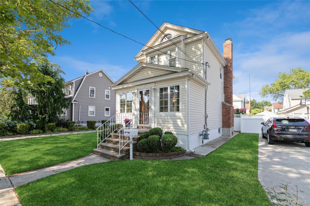 16 Devon Street, Lynbrook, NY 11563 — photo 2