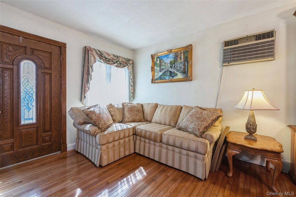 16 Devon Street, Lynbrook, NY 11563 — photo 5