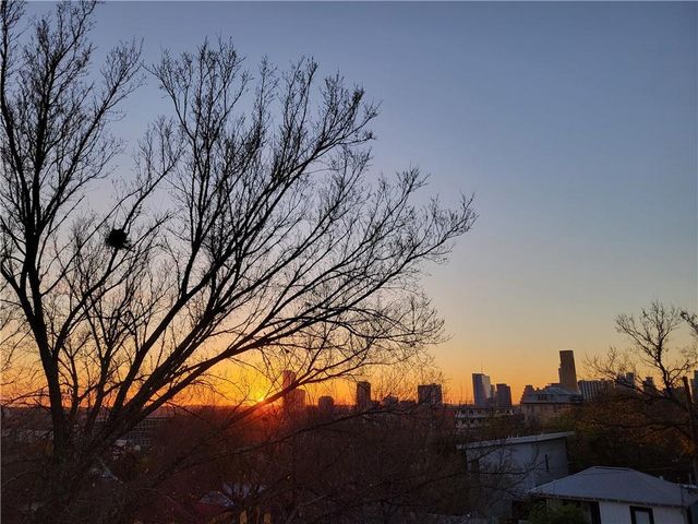 2003 E 9th ST, Austin, TX 78702