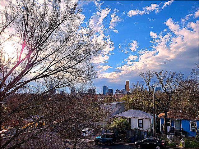 2003 E 9th ST, Austin, TX 78702