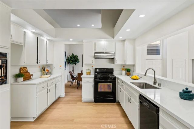 20095 Waterford Lane 101, Huntington Beach, CA 92646