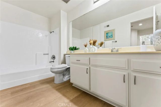 20095 Waterford Lane 101, Huntington Beach, CA 92646