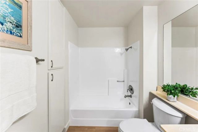 20095 Waterford Lane 101, Huntington Beach, CA 92646