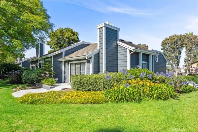 20095 Waterford Lane 101, Huntington Beach, CA 92646