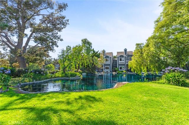 20095 Waterford Lane 101, Huntington Beach, CA 92646