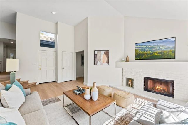 20095 Waterford Lane 101, Huntington Beach, CA 92646