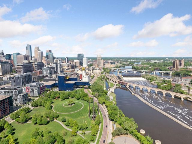 1111 W River Parkway 33A, Minneapolis, MN 55415