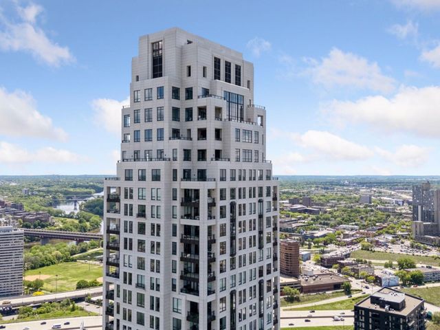 1111 W River Parkway 33A, Minneapolis, MN 55415