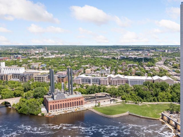 1111 W River Parkway 33A, Minneapolis, MN 55415