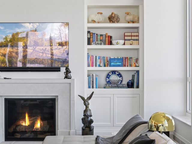 1111 W River Parkway 33A, Minneapolis, MN 55415