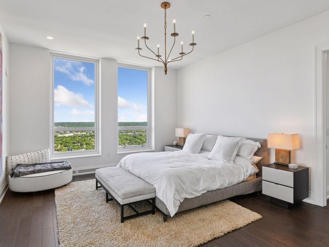 1111 W River Parkway 33A, Minneapolis, MN 55415