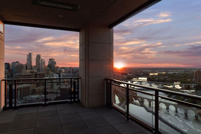 1111 W River Parkway 33A, Minneapolis, MN 55415