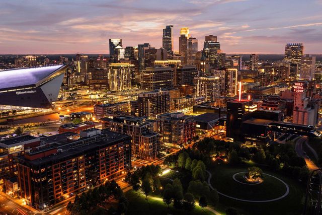 1111 W River Parkway 33A, Minneapolis, MN 55415