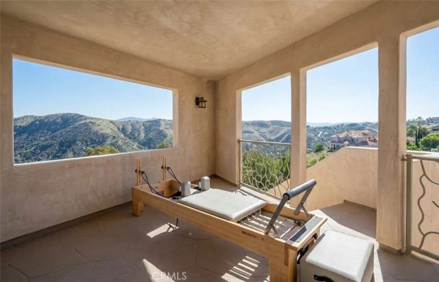 28 Ranchero, Bell Canyon, CA 91307