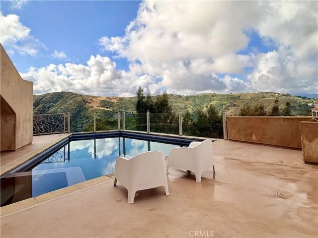28 Ranchero, Bell Canyon, CA 91307
