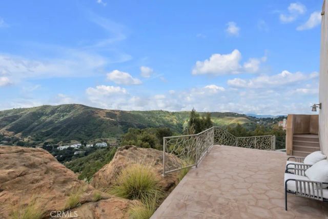 28 Ranchero, Bell Canyon, CA 91307