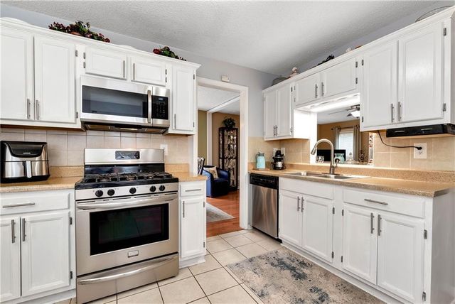 914 Wenham Lane, Lawrenceville, GA 30044
