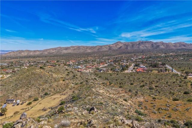 58215 Santa Barbara, Yucca Valley, CA 92284