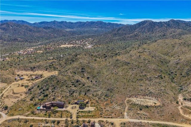58215 Santa Barbara, Yucca Valley, CA 92284